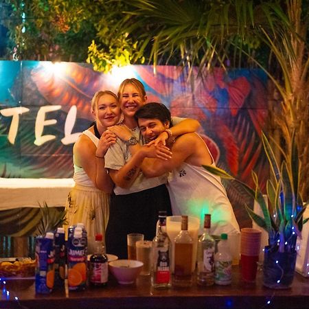 Mapache Hostel & Camping Остров Холбокс Экстерьер фото