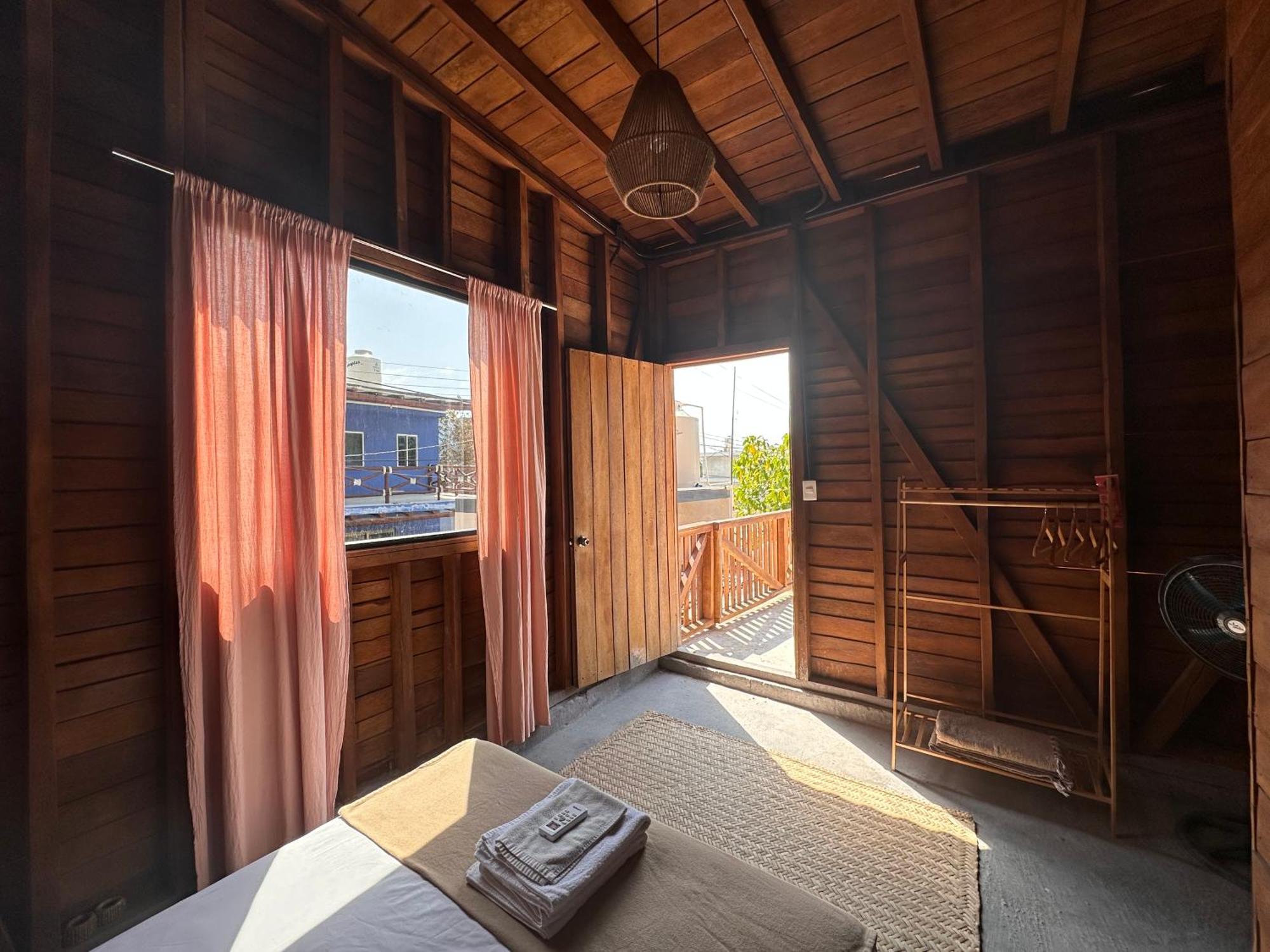 Mapache Hostel & Camping Остров Холбокс Экстерьер фото