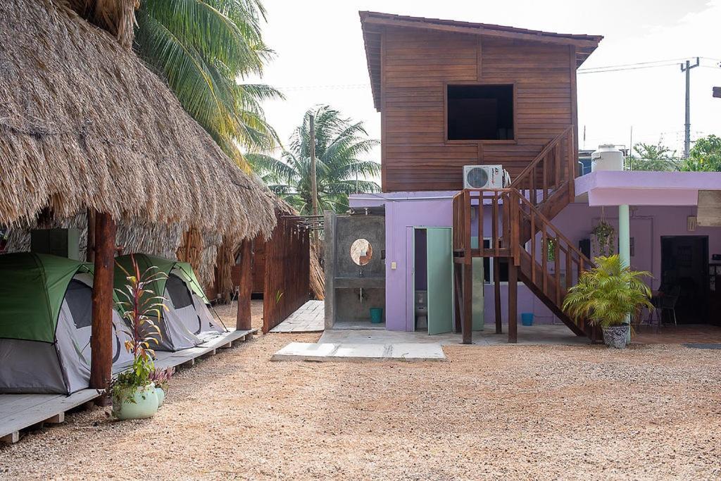 Mapache Hostel & Camping Остров Холбокс Экстерьер фото