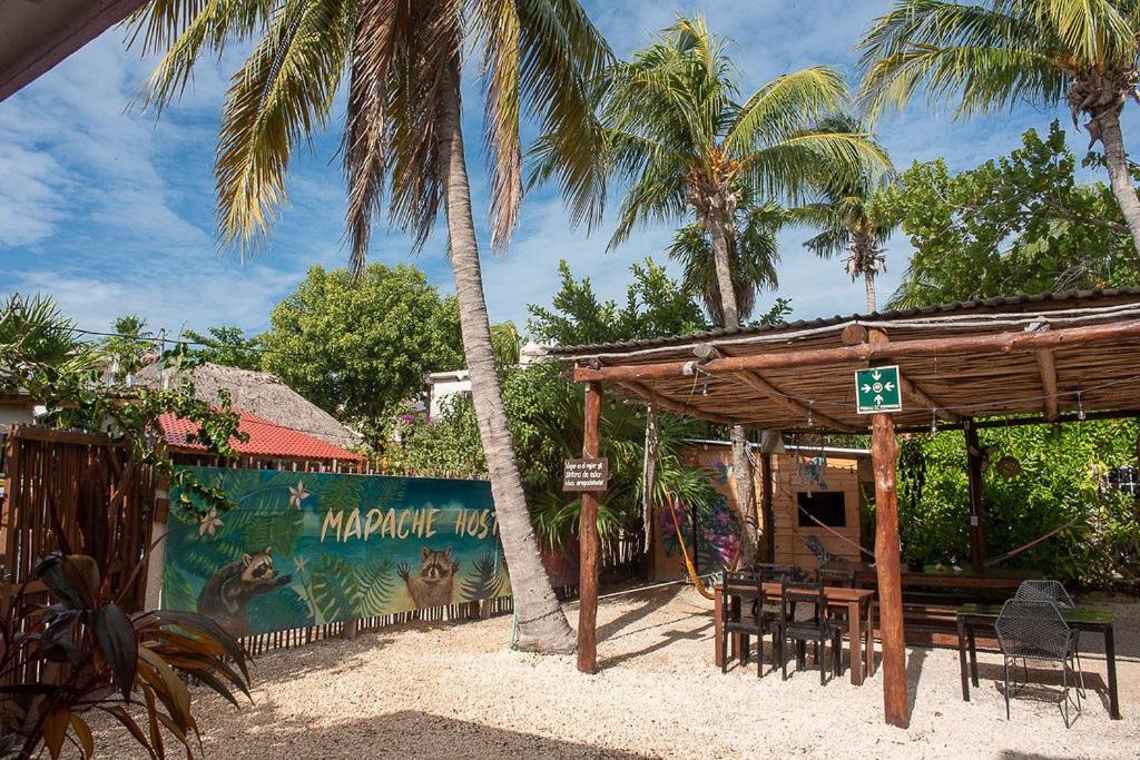 Mapache Hostel & Camping Остров Холбокс Экстерьер фото